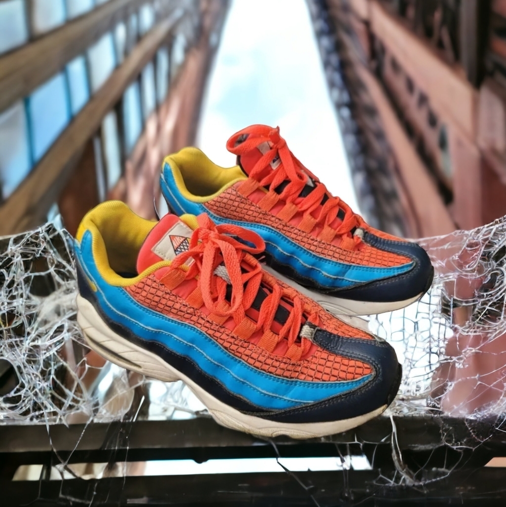Nike Air Max 95 Boys Shoes Bright Crimson Amarillo 6 uk spiderman colourway - Picture 1 of 8